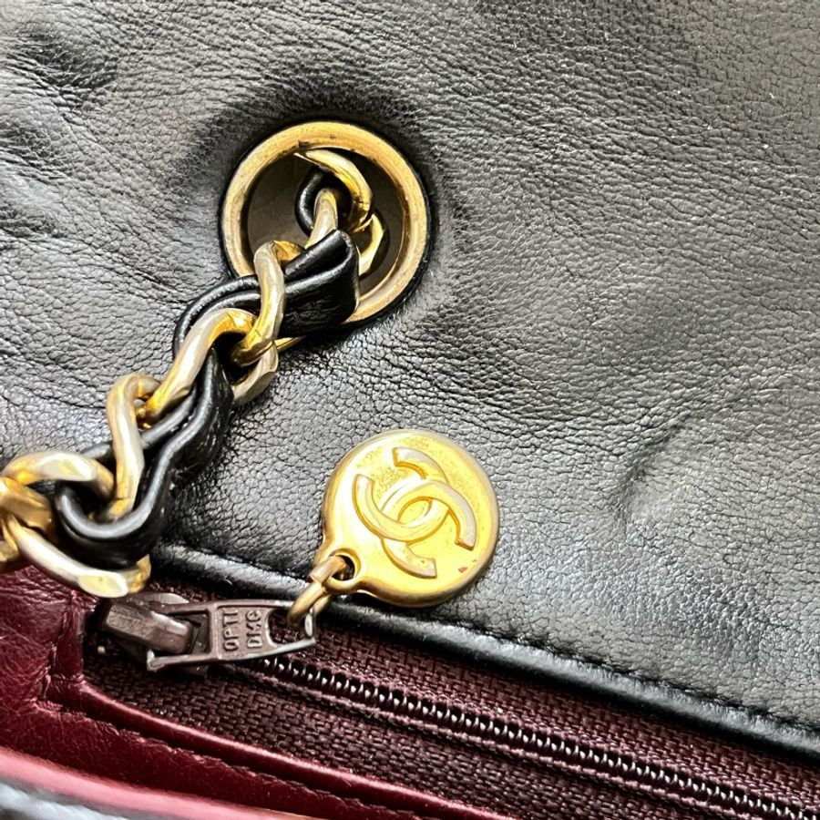 Chanel Vintage 黑色金鏈口蓋包-25