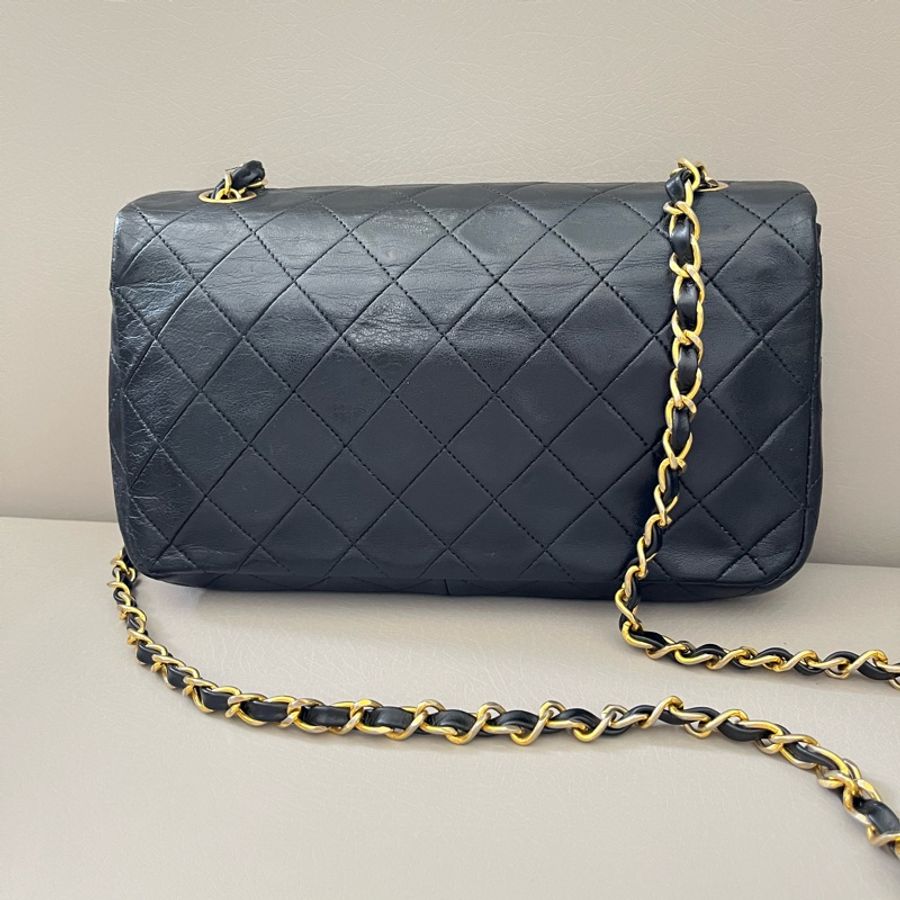 Chanel Vintage 黑色金鏈口蓋包-30