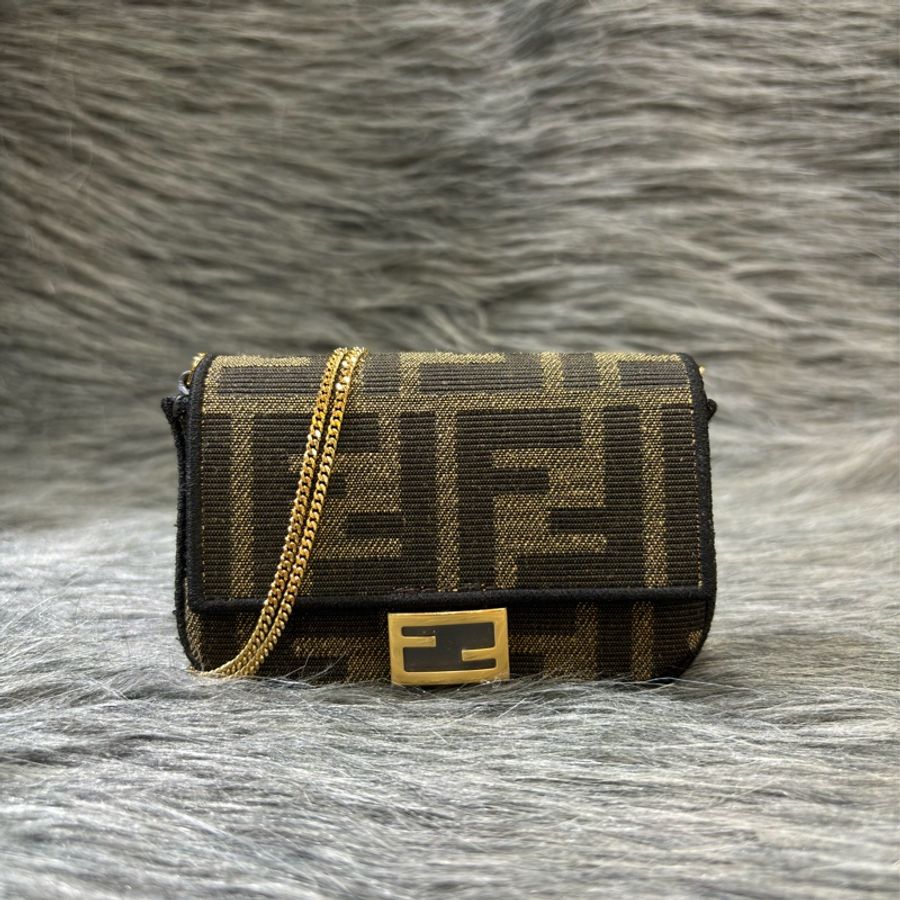 FENDI 7AR844 nano Baguette FF緹花 老花字紋 超迷你法棍金鍊 鑰匙包 零錢包 卡夾 信用卡包 小廢包 口紅包 耳機包 斜背包-0