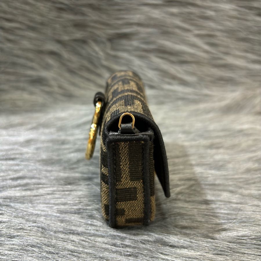 FENDI 7AR844 nano Baguette FF緹花 老花字紋 超迷你法棍金鍊 鑰匙包 零錢包 卡夾 信用卡包 小廢包 口紅包 耳機包 斜背包-2