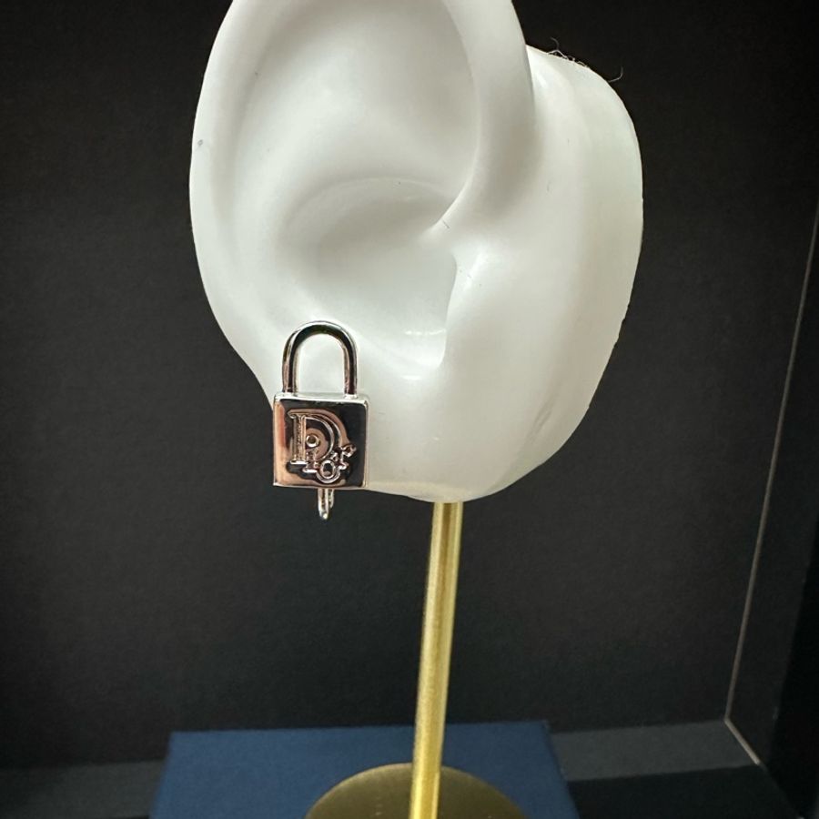 Dior 銀色鎖頭耳環-1