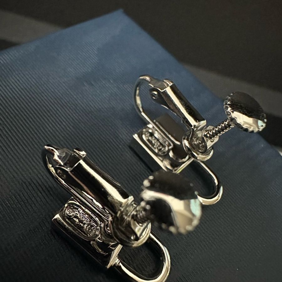 Dior 銀色鎖頭耳環-4