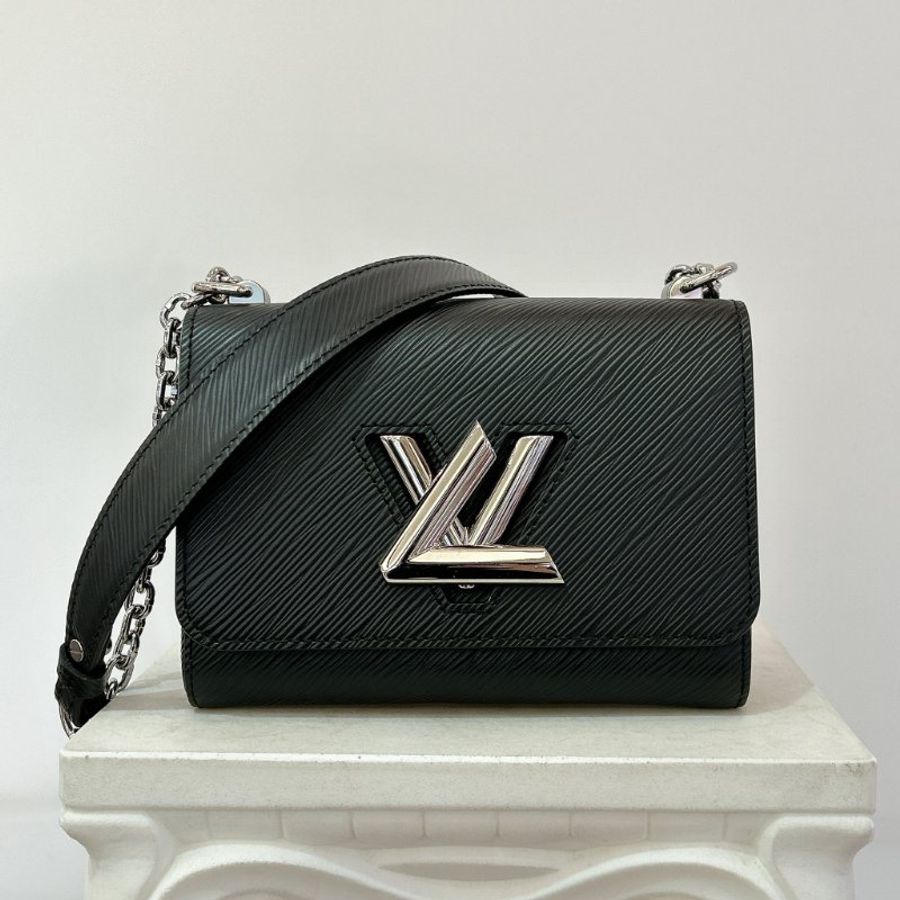 LV M21118 Twist Epi牛皮字母轉鎖鍊帶肩背包/斜背包-0