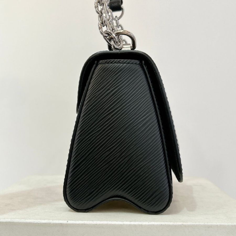 LV M21118 Twist Epi牛皮字母轉鎖鍊帶肩背包/斜背包-5