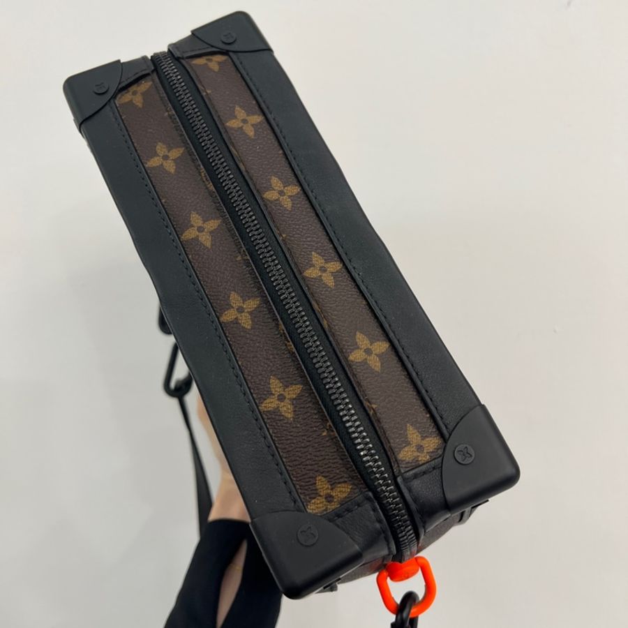 LV 原花黑牛皮Soft Trunk 斜背包M44478-3