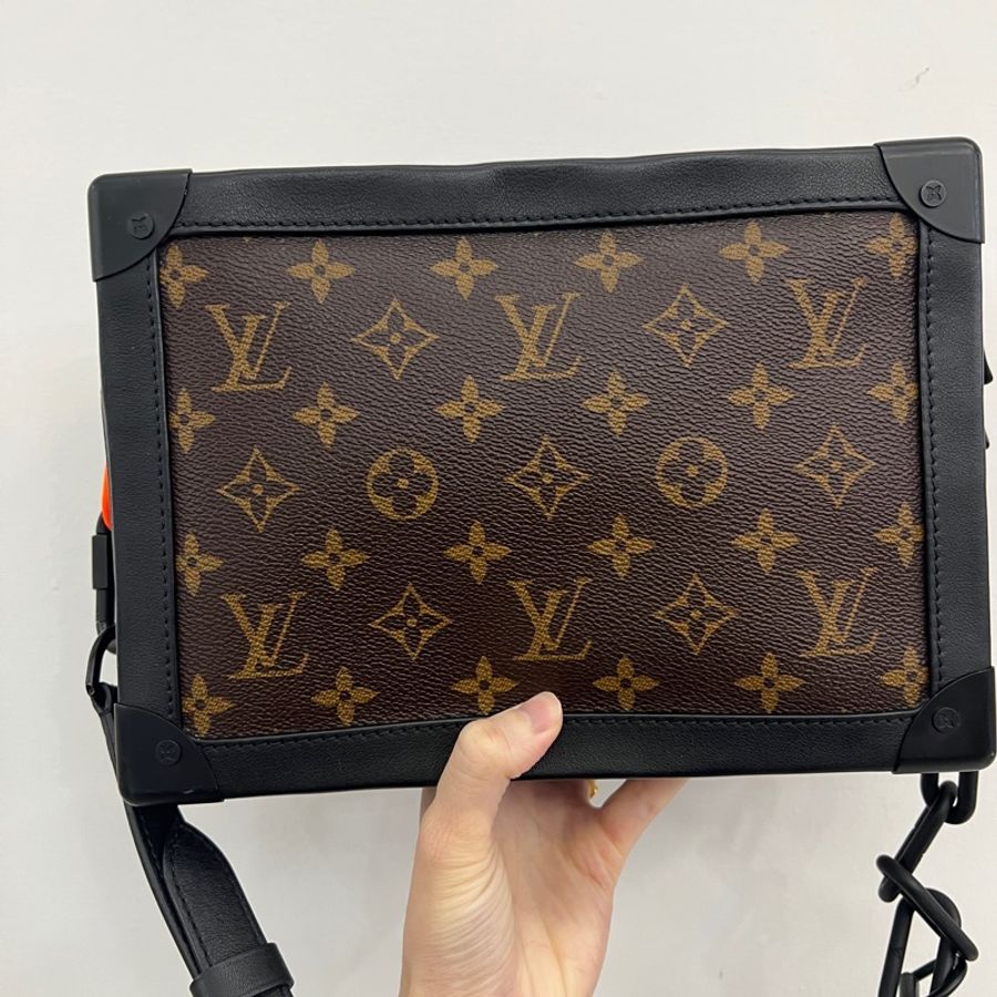 LV 原花黑牛皮Soft Trunk 斜背包M44478-4