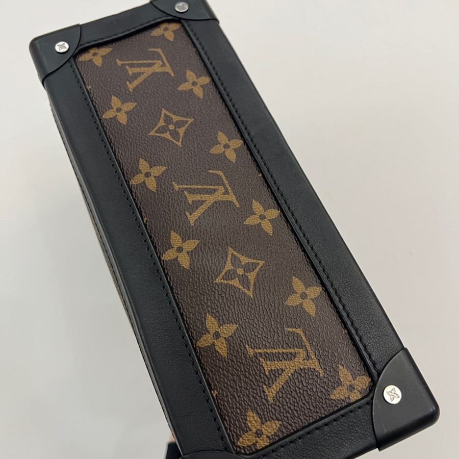 LV 原花黑牛皮Soft Trunk 斜背包M44478-6