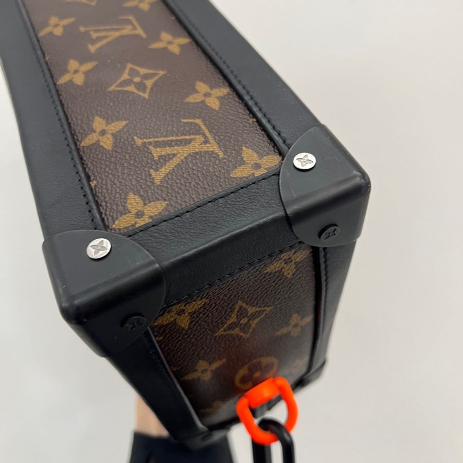LV 原花黑牛皮Soft Trunk 斜背包M44478-7