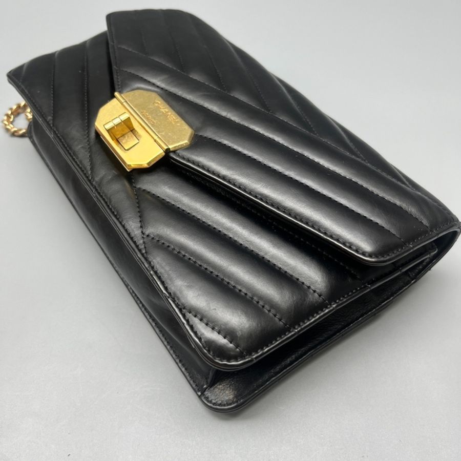 Chanel 全皮黑金鍊條單肩斜挎包-5