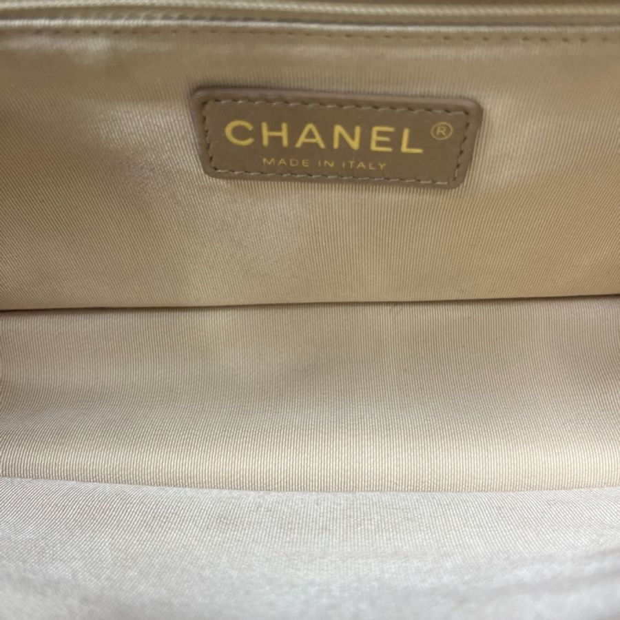 Chanel 全皮黑金鍊條單肩斜挎包-7