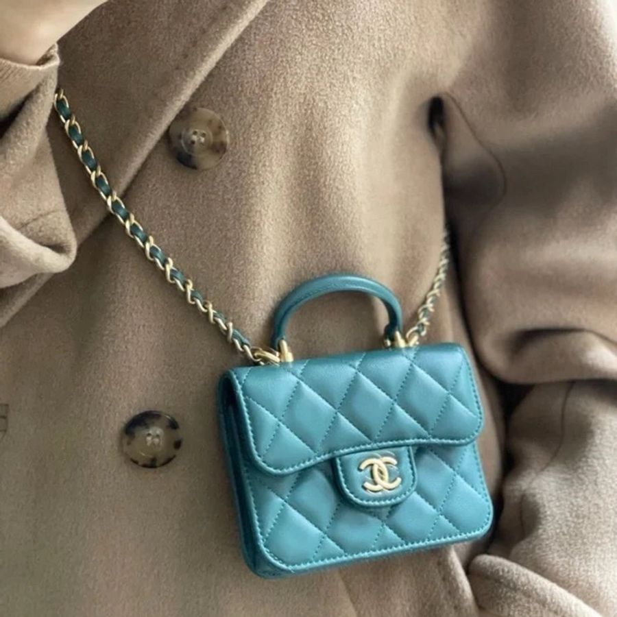 Chanel mini cf-7