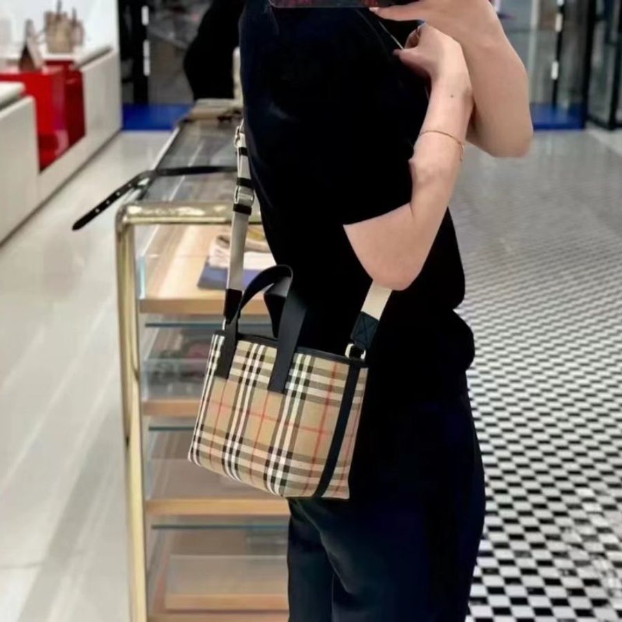 全新Burberry格紋小托特 可單肩可手提包-4