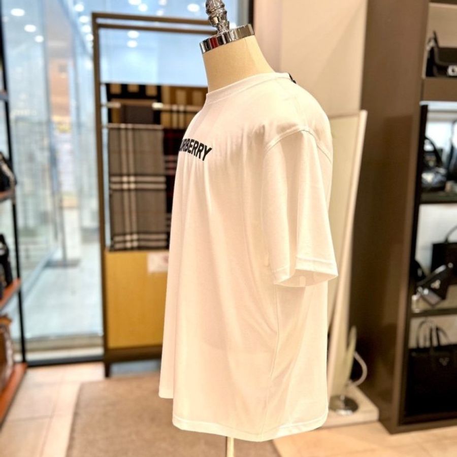 "限時降價 夏季折扣"-Burberry 80553091 男款標誌印花棉質T恤上衣 經典白色休閒版型 L/XL 購買請告知需要尺寸 《當季專櫃正售★全新商品 》-1