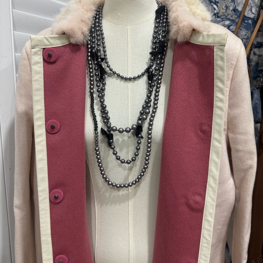 Fendi 貂毛羊毛粉色外套size IT44-0