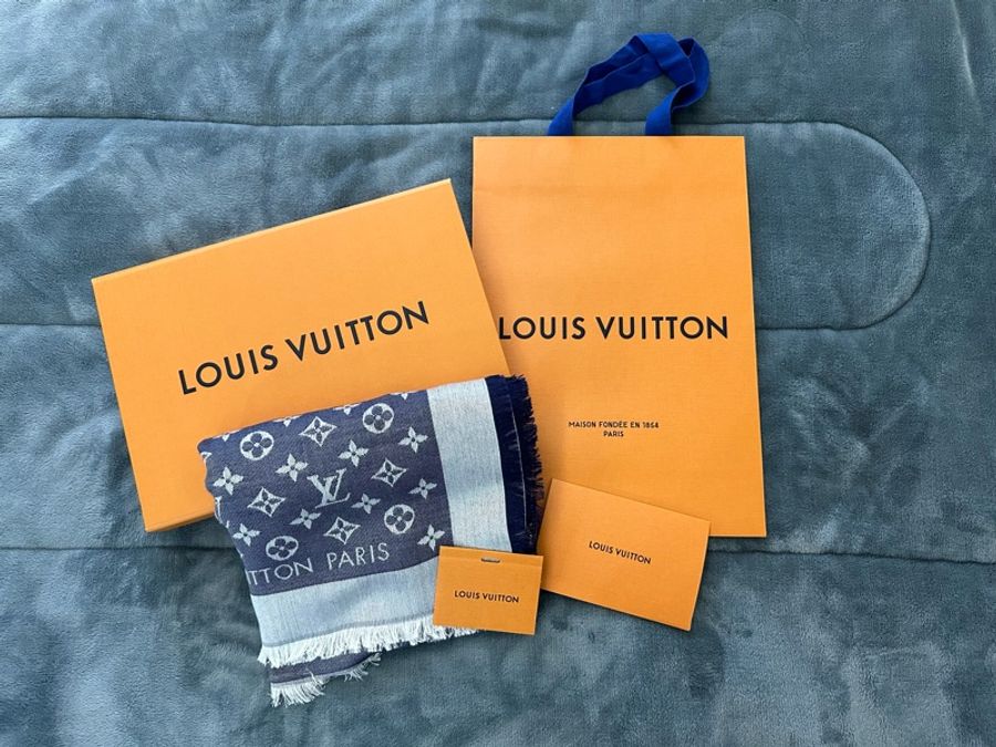 LV M71376 Monogram Denim 披肩-2