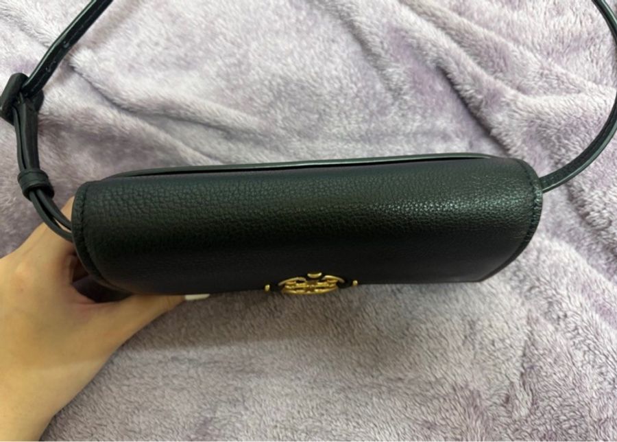 Tory Burch Miller Woc荔枝紋翻蓋斜背包-21