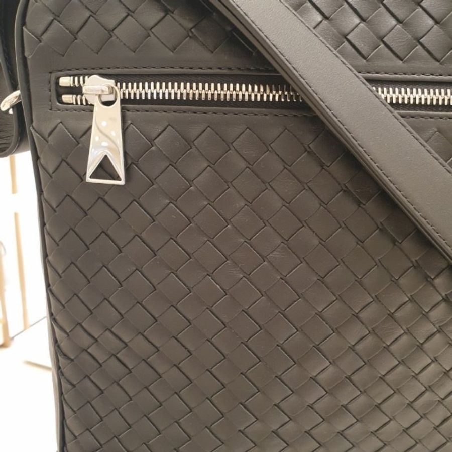 Bottega Veneta 443872 小羊皮編織郵差包 - 黑色經典設計,義大利製【促銷品】-10