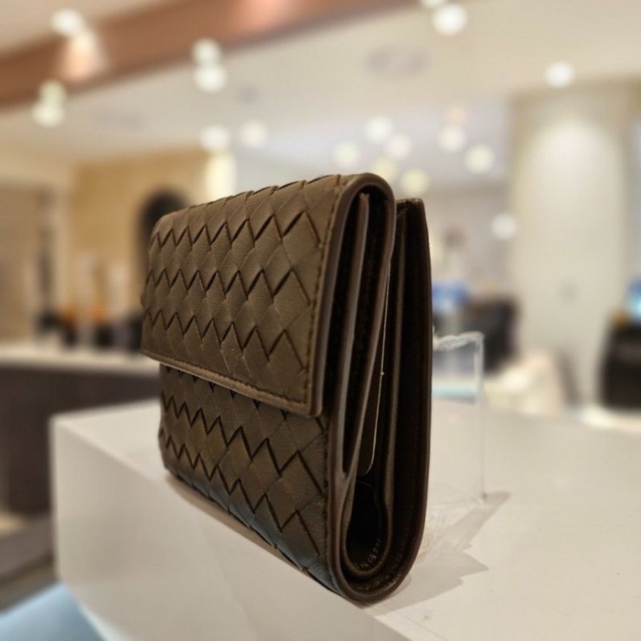 Bottega Veneta 382576 小羊皮釦式短夾/錢包 - 摩卡棕色，附零錢袋【促銷品】-2