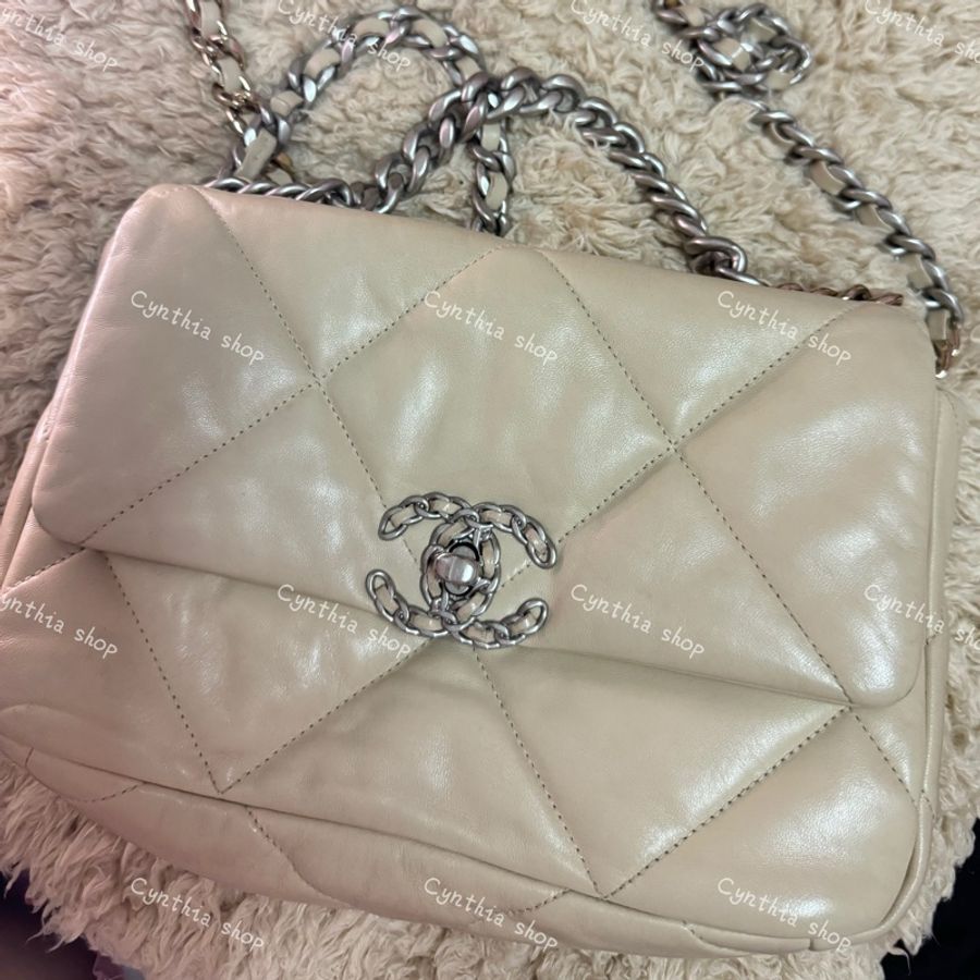 chanel19bag奶茶色杏色銀扣聖誕限定款26公分-0