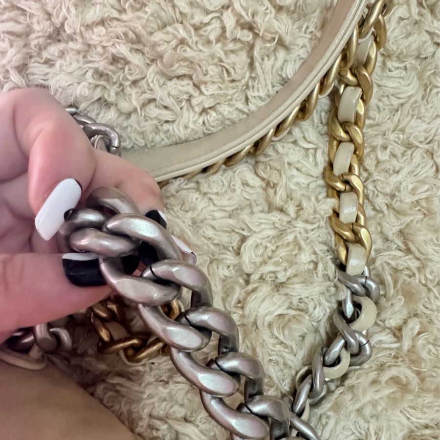 chanel19bag奶茶色杏色銀扣聖誕限定款26公分-6