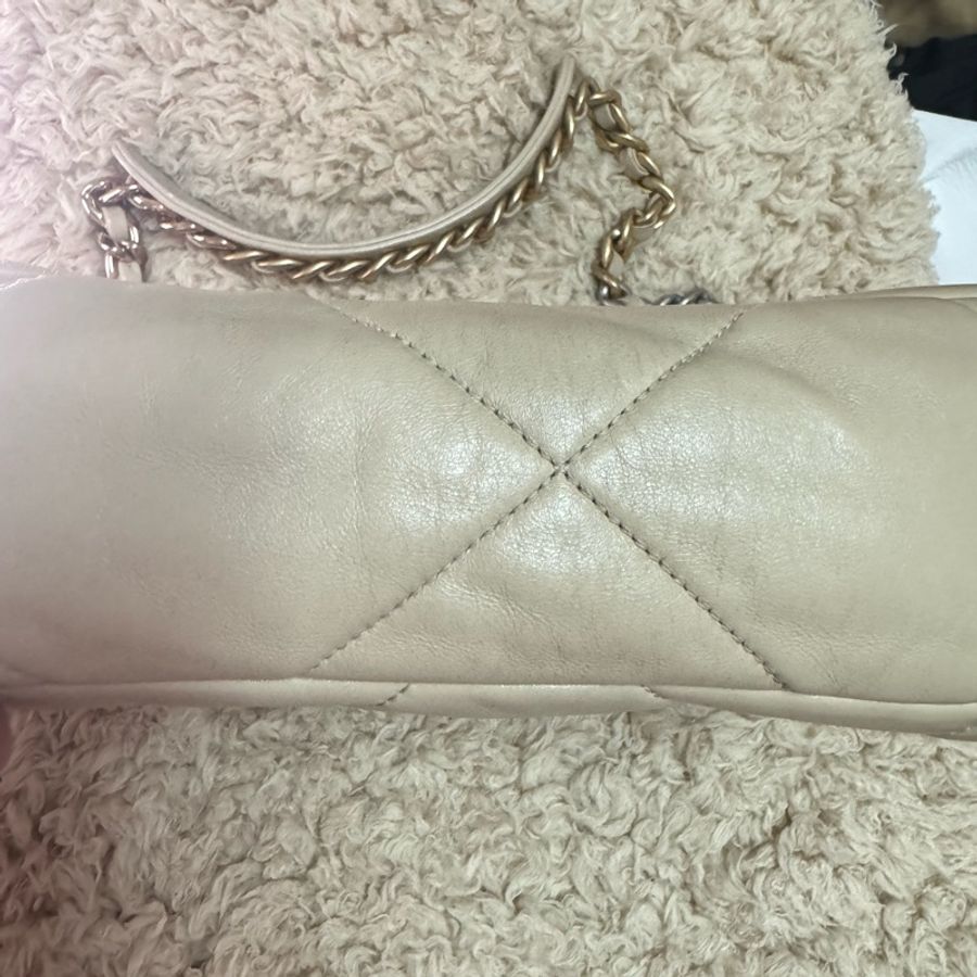 chanel19bag奶茶色杏色銀扣聖誕限定款26公分-12