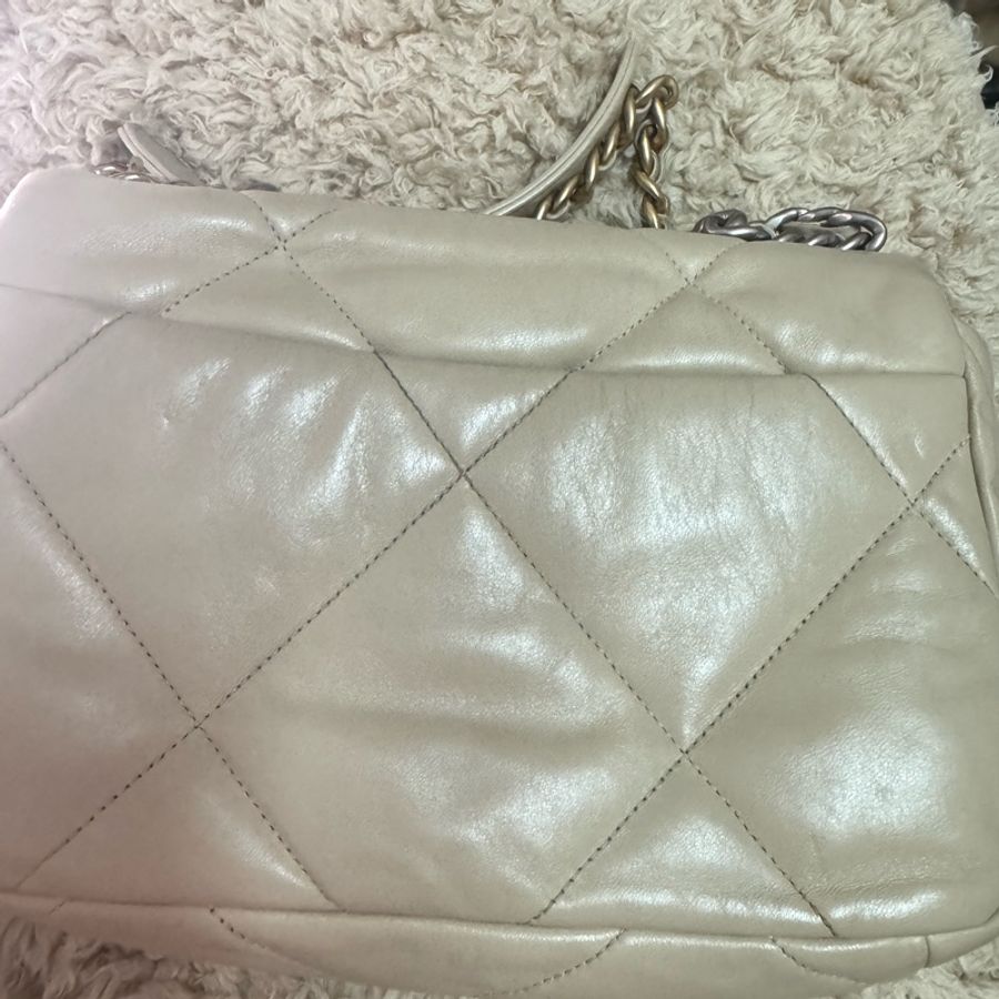 chanel19bag奶茶色杏色銀扣聖誕限定款26公分-13