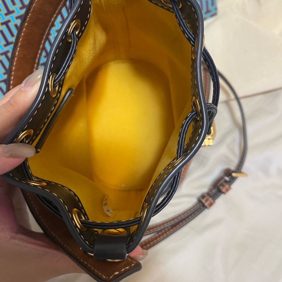 Tory Burch 經典滿版雙T印花皮革拼接手提包水桶包兩用包(海軍藍)-8