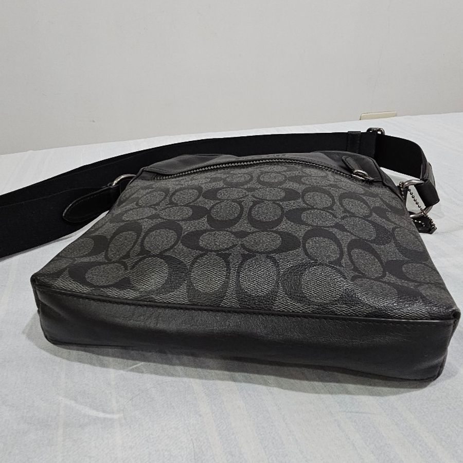 COACH 黑灰Logo包-2