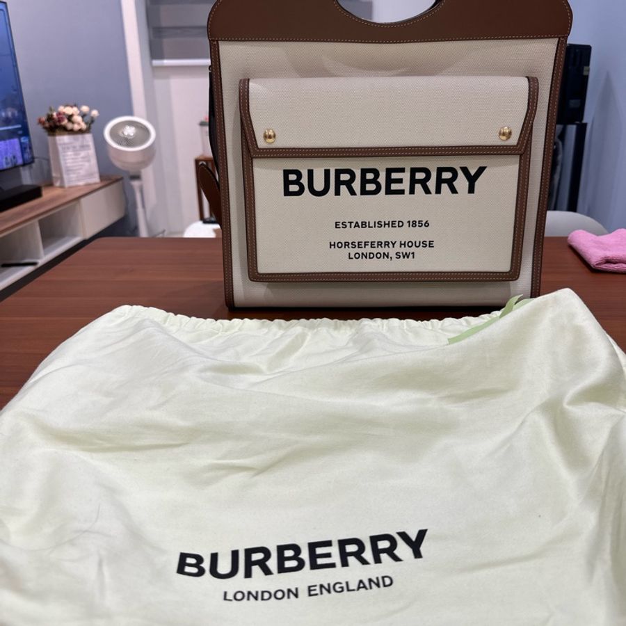 BURBERRY Pocket 大號帆布拚皮革二用口袋包-13