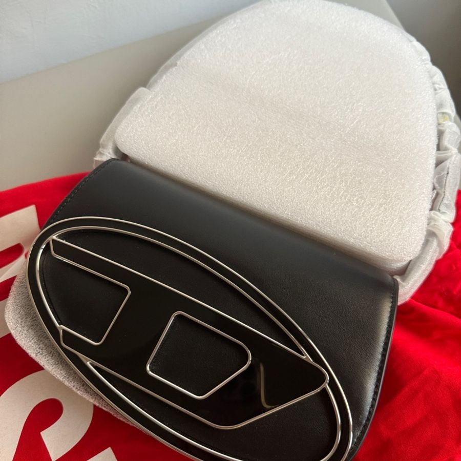 全新 Diesel 1DR shoulder bag 黑色 肩背包-1