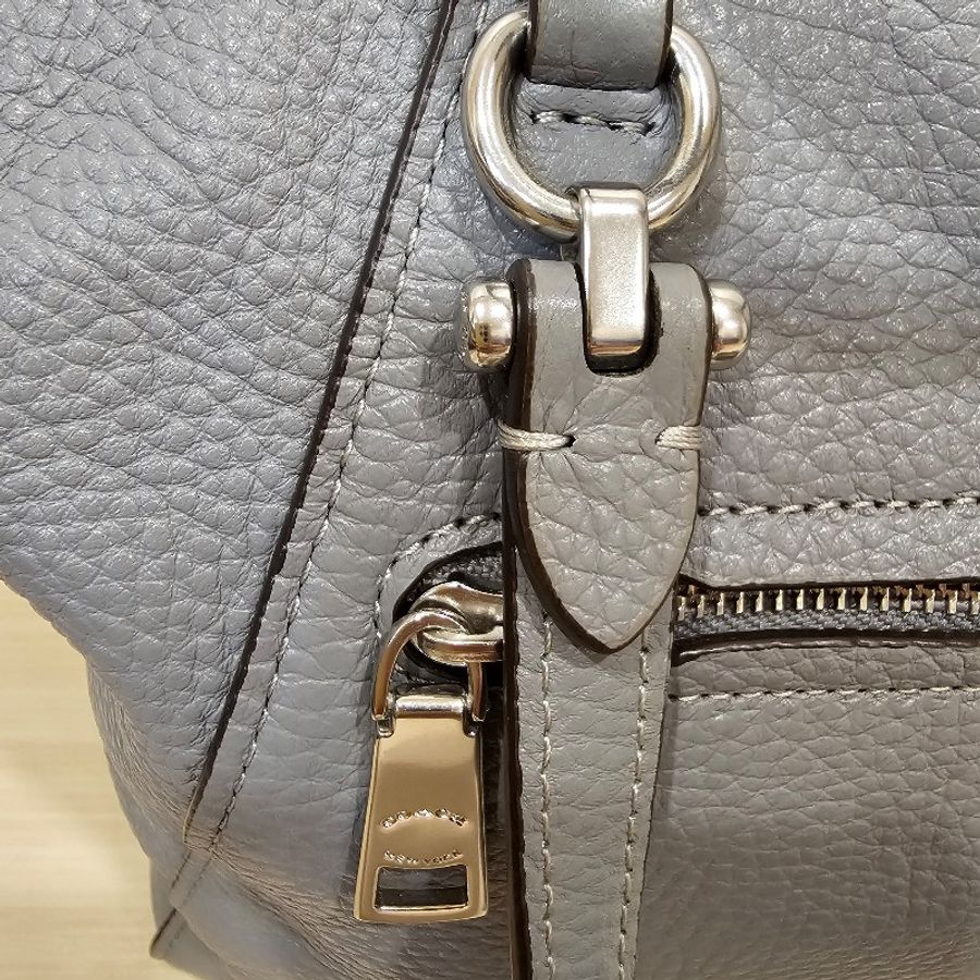COACH 經典馬車LOGO前口袋拉鍊手提/斜背水餃包(莫藍迪灰)-21