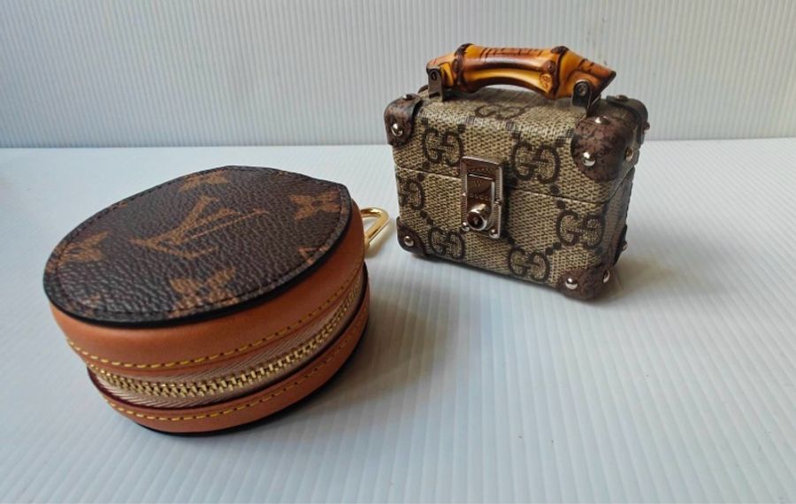 LOUIS VUITTON 路易威登 晶片零錢包 化妝包 耳機包-1