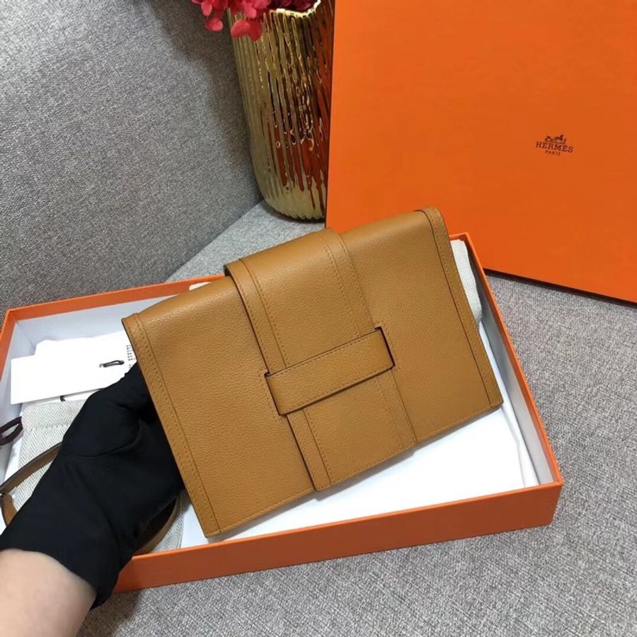 hermes H passant 愛馬仕新款芝麻色Z 刻斜挎包-2