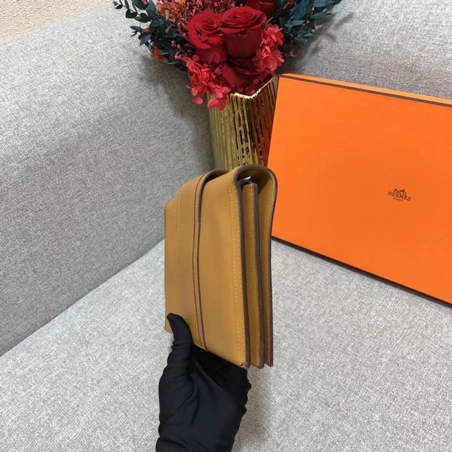 hermes H passant 愛馬仕新款芝麻色Z 刻斜挎包-3