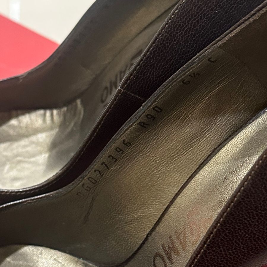 salvatore ferragamo木質跟。質感爆表的深咖啡色-11