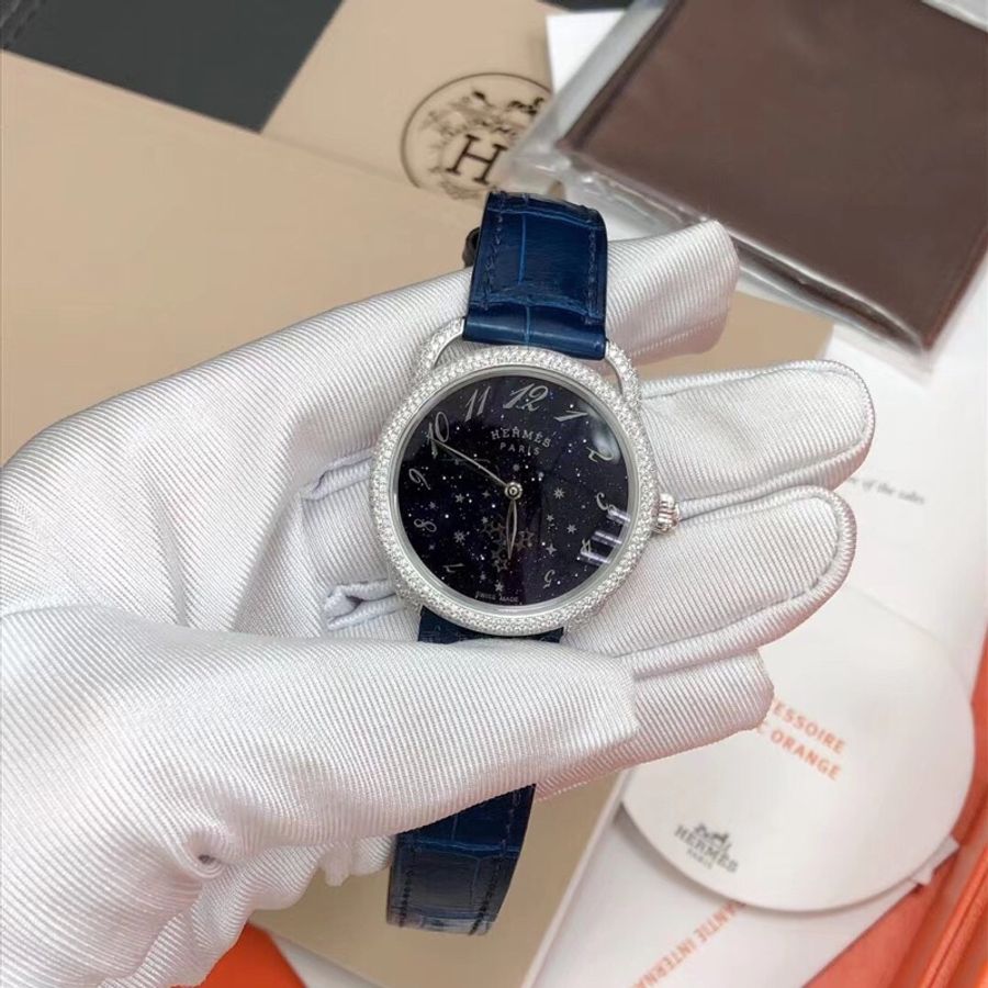 Hermes愛馬仕arceau 白金滿鑽滿天星星空錶自動機械款深邃藍鱷魚錶帶手錶,錶盤35mm,2021年購入-3
