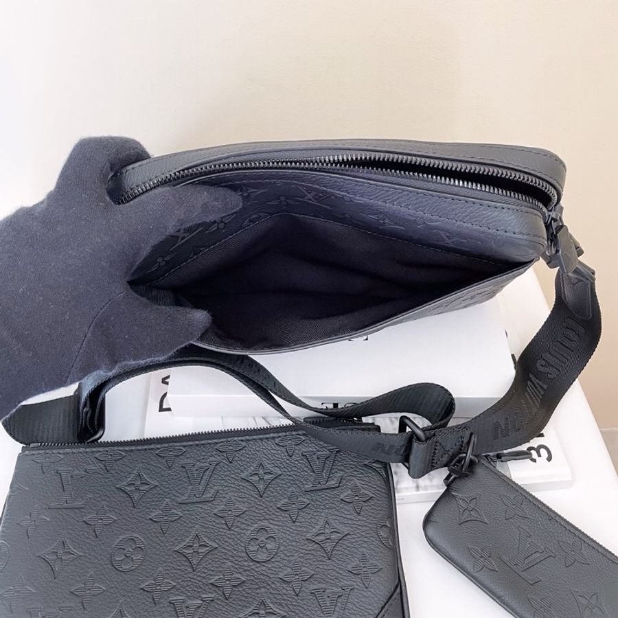 LV TRIO黑壓紋皮 三合一郵差包 男生-13