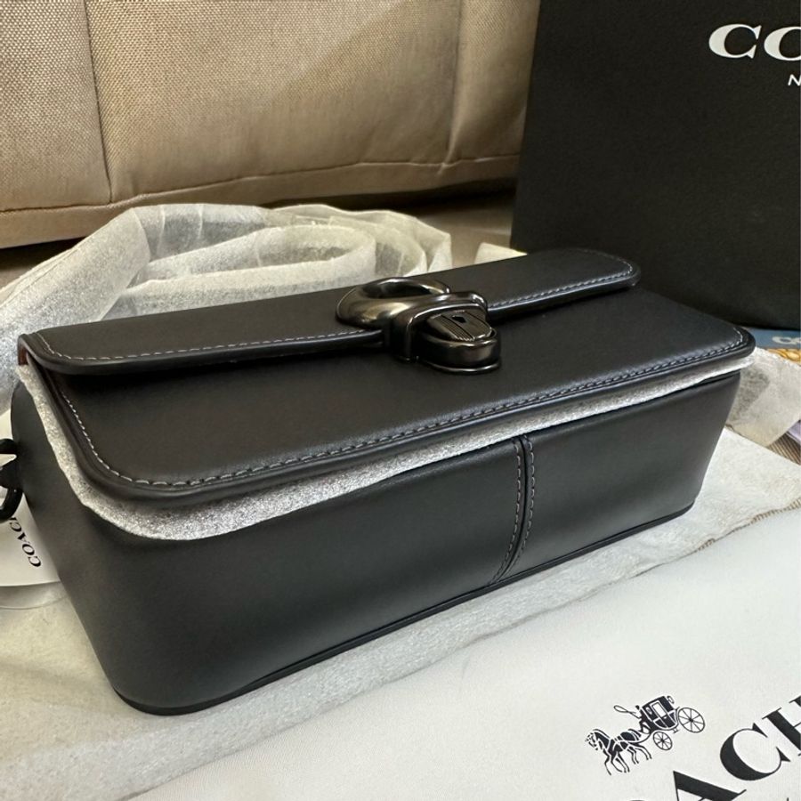 全新Coach Studio Baguette法棍包-4