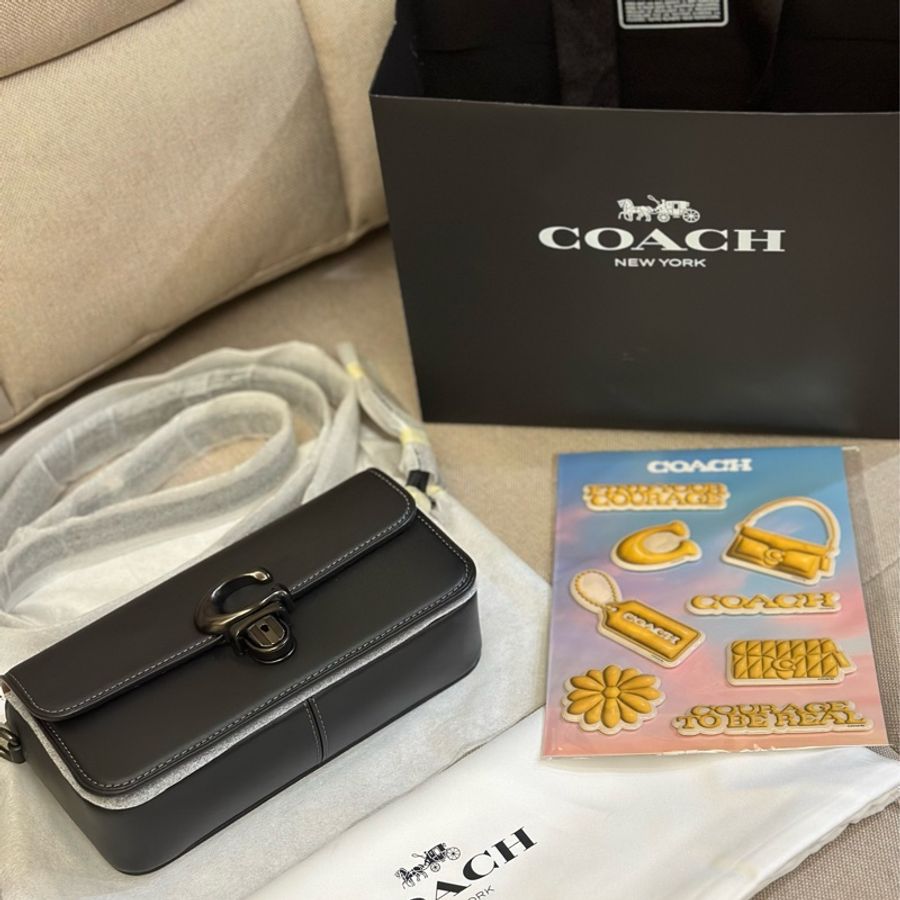 全新Coach Studio Baguette法棍包-6