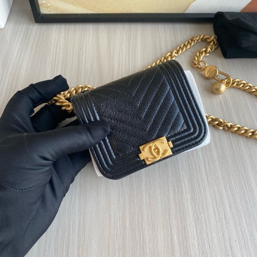 CHANEL Leboy 黑金荔枝紋牛皮 金珠斜挎包-1