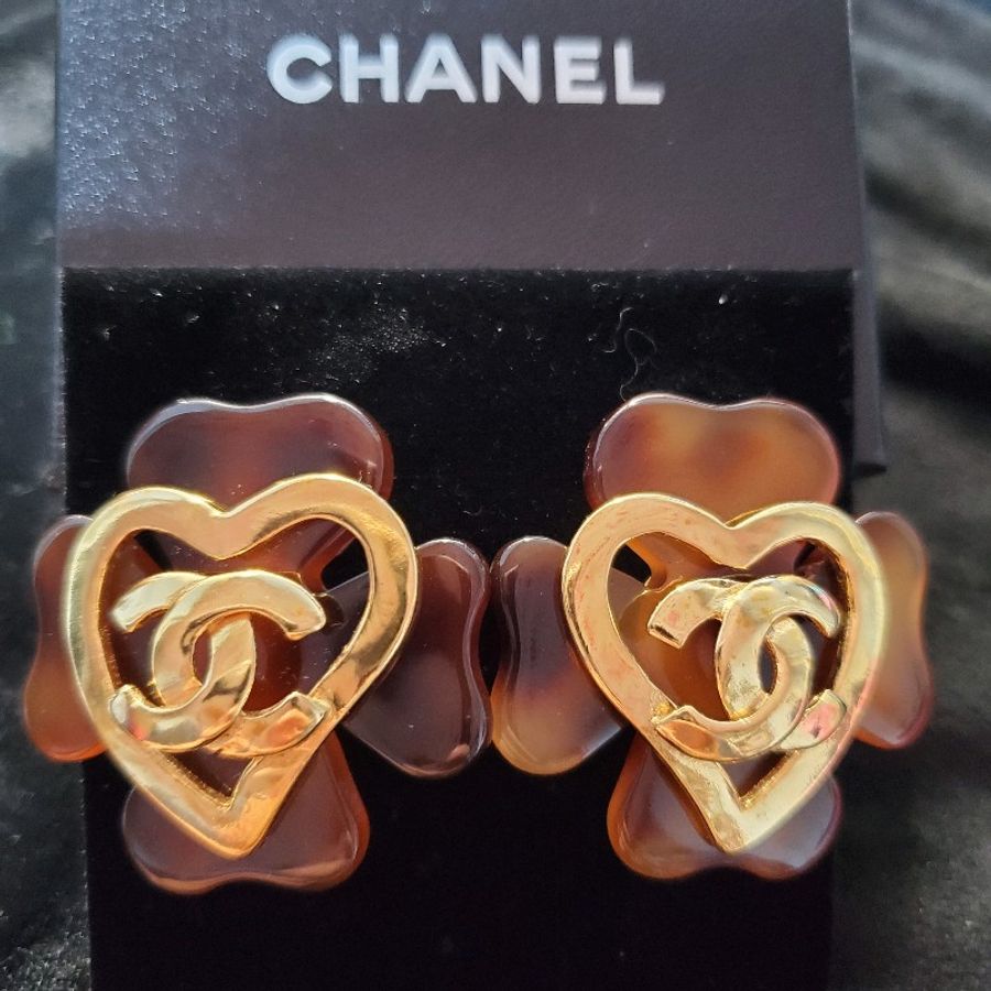 Chanel Vintage 玳瑁四葉草愛心C耳夾 刻牌95P-1