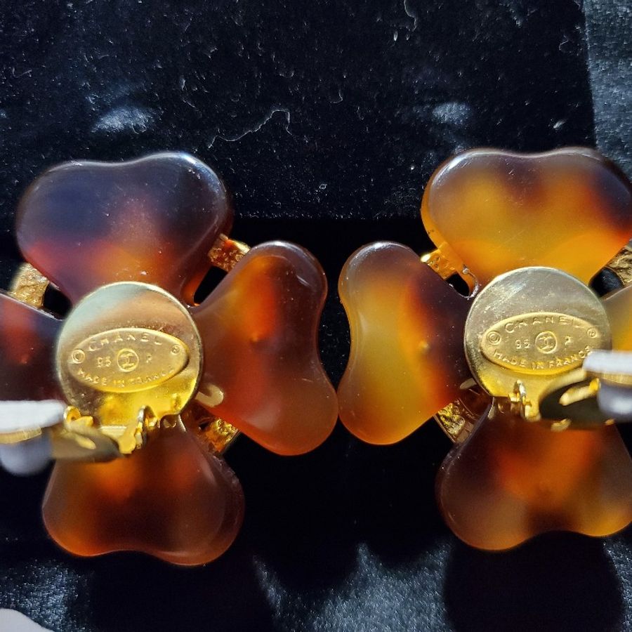 Chanel Vintage 玳瑁四葉草愛心C耳夾 刻牌95P-3