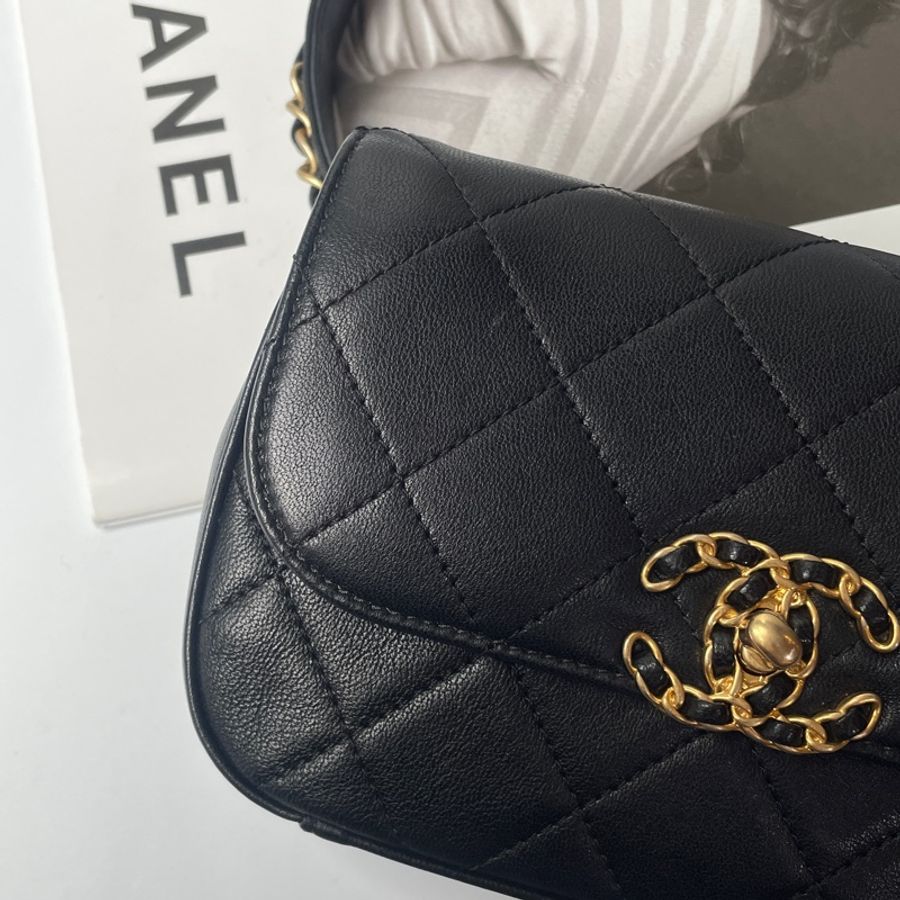 Chanel 19系列 黑羊皮菱格方腰包/胸口包-2