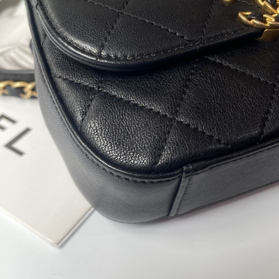 Chanel 19系列 黑羊皮菱格方腰包/胸口包-5