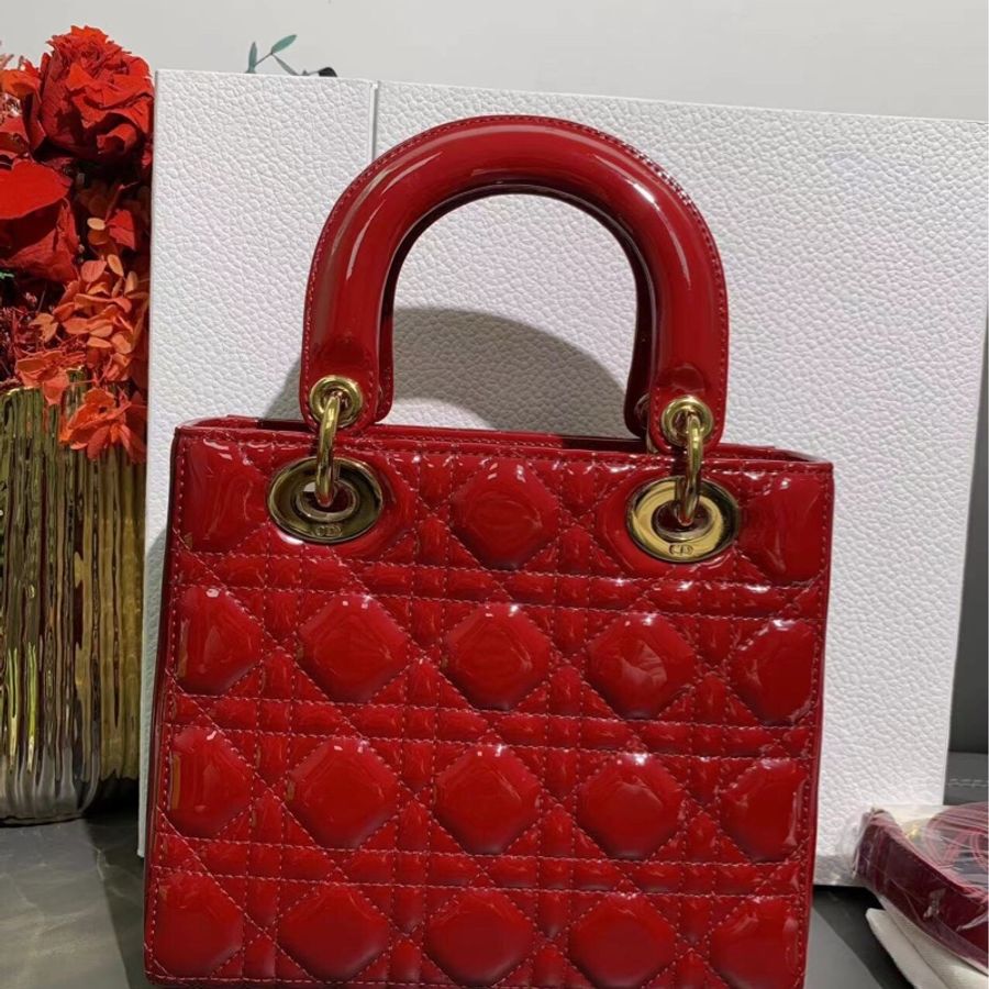 Dior四格紅色漆皮金扣翻蓋戴妃包 2020年購入-1