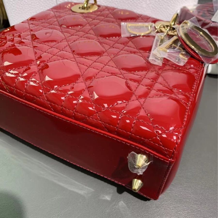 Dior四格紅色漆皮金扣翻蓋戴妃包 2020年購入-3