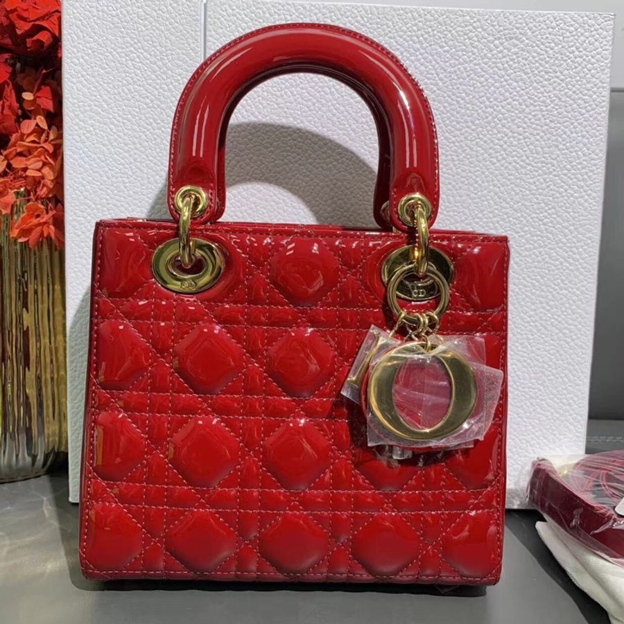 Dior四格紅色漆皮金扣翻蓋戴妃包 2020年購入-4