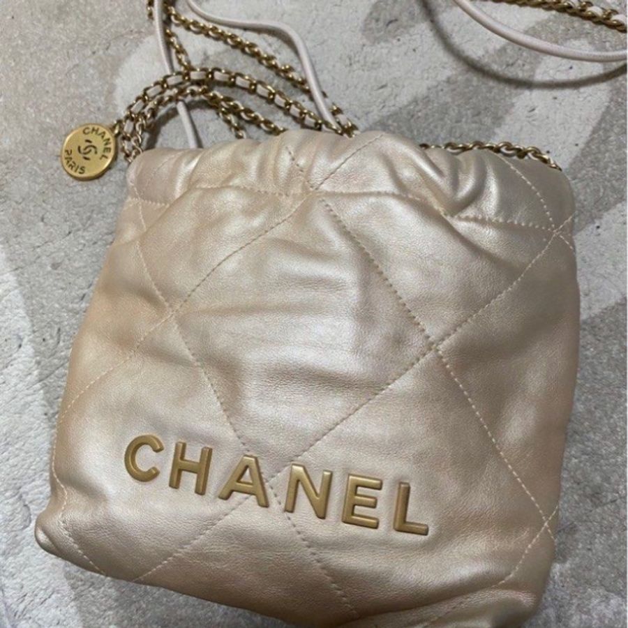 Chanel Mini 22-0