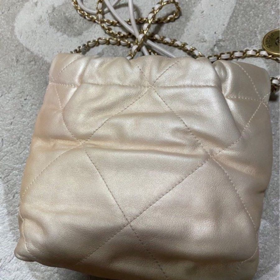 Chanel Mini 22-14