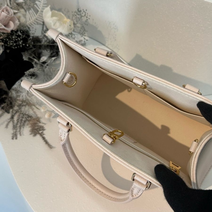 LOUIS VUITTON On The Go - PM彩字-5